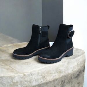 Like New! Nubuck Suede Waterproof Beautiful Blondo Dahlia Boots- Size 7.5